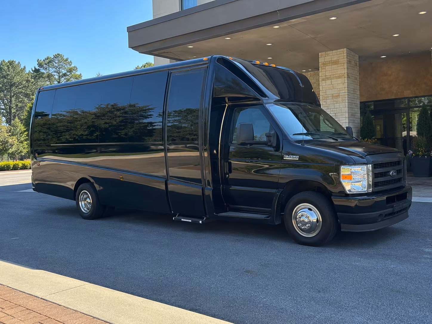 corporate event group shuttle transportation in gilroy