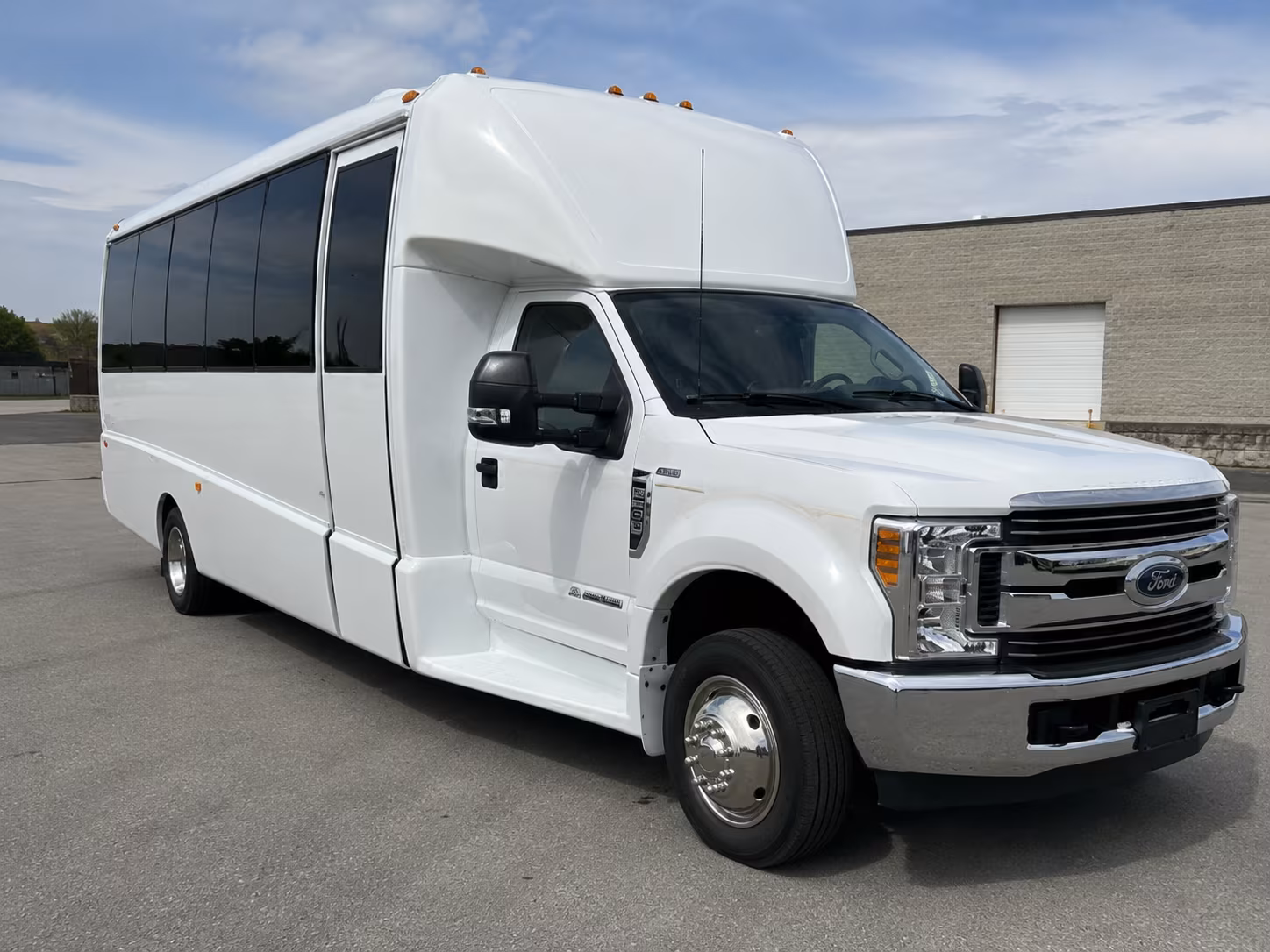 morgan hill charter bus rentals for airport transfers